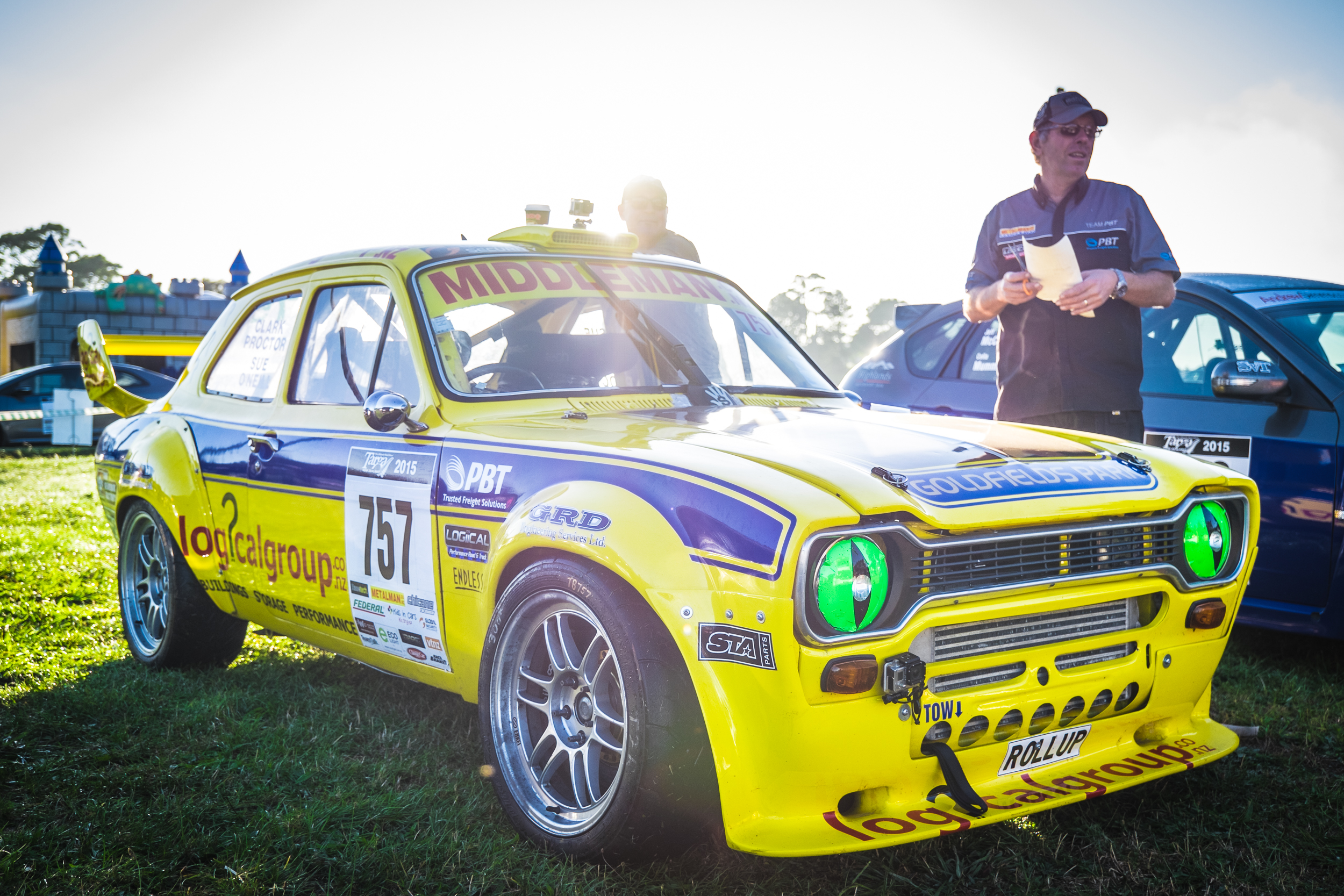 Service crew supporting competitors